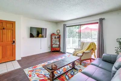 Image de Pet-Friendly Santa Maria Condo w/ Balcony!