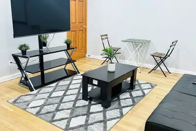 Image de Perfect 2 bdr apt for comfortable living with parking mins from Ubs stadium