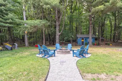 Image de Newly remodeled affordable home half mile away from Lake Michigan access point
