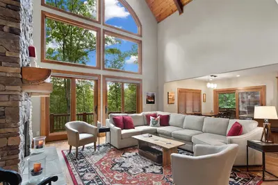 Image de Wonderful Retreat in Premier Community