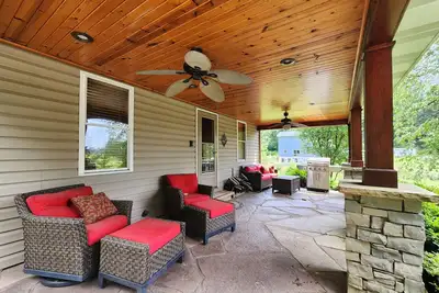 Image de Unique & tranquil getaway! Custom indoor and outdoor spaces to explore\/relax! \n