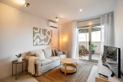 Mini appartement avec terrasse et parking