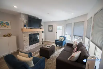 Image de Modern and bright Snowberry condo on Blackcomb Mountain