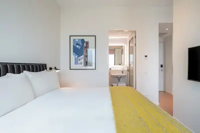 Image de Best Place to Stay in Amsterdam! Spacious Suite with Fully-equipped Kitchen!