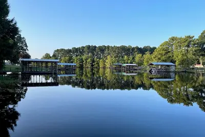 Image de Fishers Getaway! Direct Lake Access w\/ Private Dock and Boat Ramp! ! !