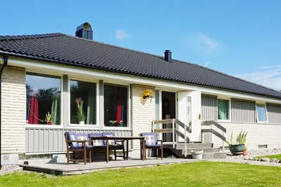 Image de 4 etoiles maison de vacances a Tanumshede