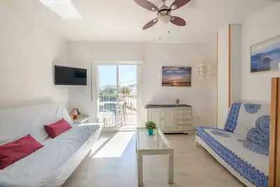 Image de Appartement 'Premier Salida Directa A La Playa' avec piscine partagée, terrasse privée et balcon
