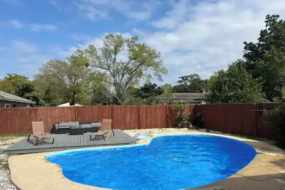 Image de A Pensacola Poolside Paradise Minutes From Downtown!
