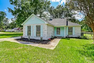 Image de Charming home with patio, central Ac, full kitchen, & W/D - near outdoor rec