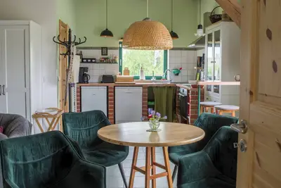 Image de Cozy, modern apartment in the village by the lake