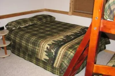 Image de Private lodge directly on waterfront of Island Park Reservoir with private dock.