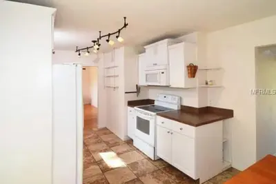 Image de Central Saint Pete. Get anywhere in 15 mins. The Beach, Downtown and beyond
