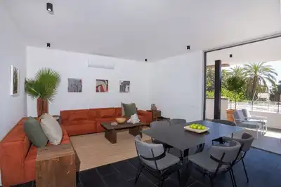Image de Bridge House 201-3br Modern Apt close to the beach and city centre