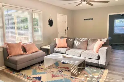 Image de Spacious & Cheerful 4-bed 8 Mins from Beach