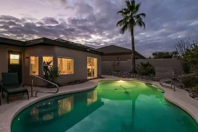 Image de Sunset Views from this Hilltop Fountain Hills Gem!