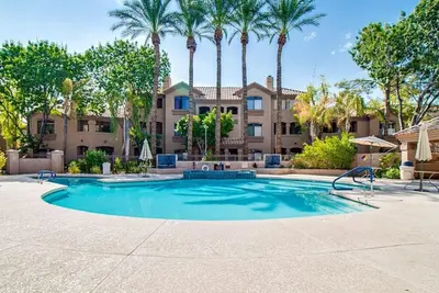 Image de New Listing! Remodeled Condo in North Scottsdale!