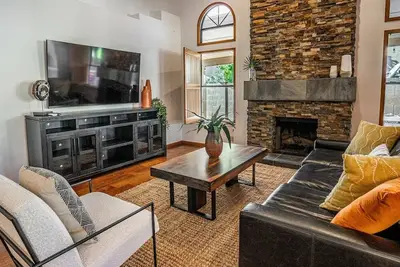 Image de Entertainers Dream in Scottsdale w\/Pool and Games!