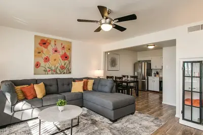 Cozy Arcadia Hideaway w\/Charm & Style!