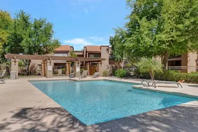 Image de Poolside 2 Bdrm Condo! Prime Scottsdale Location