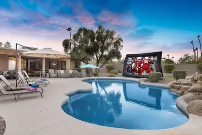 Image de Stunning Vacation Dream Home w\/Backyard Paradise!