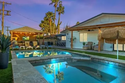 Image de Just Listed! Old Town Paradise w/Htd* Pool & Spa!