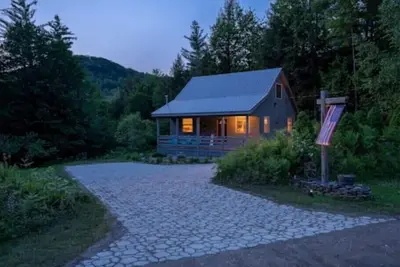 Image de 3 Br 2 Bath Cozy Cabin ~ Close to Skiing & Hiking