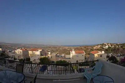Image de Vue à couper le souffle sur la Méditerranée et les montagnes du Troodos