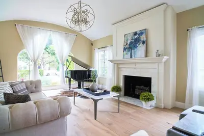 Image de Lavish Santa Monica House w/Pool, HotTub, and Fireplace