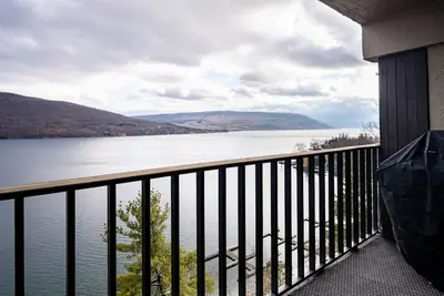 Image de Canandaigua Lake Front Condo, Beach Access, PickleBall, Tennis, Hiking