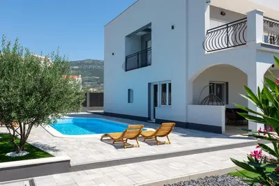 Image de Superbe maison de 3 chambres Ă Kastel.