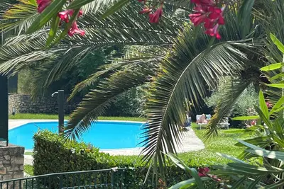 Image de Near Vittoriale pool view, 10 minutes walk to lakefront