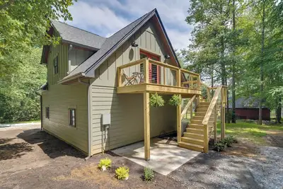 Image de Dog-Friendly Mills River Retreat Near Hiking!