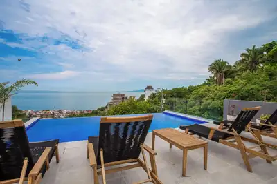Image de Amazing Casa de Caras 5