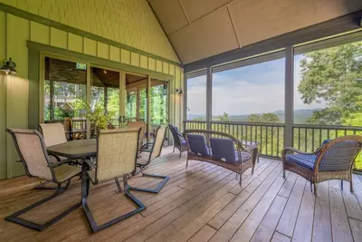 Image de Maple Cottage in Sutton Knob Upscale home with grill and deck