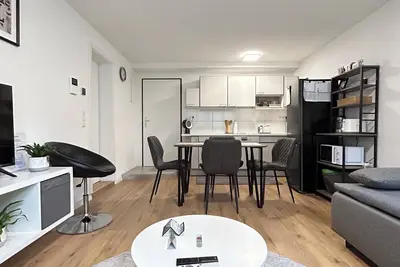 Image de Basement apartment | Modern | Netflix | Parking space