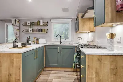 Image de Autograph Junior Lodge 3 Bed Caravan with Hot Tub