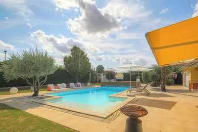 Image de Villa Charmante avec Piscine proche Aéroport