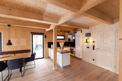 Image de Chalet # 15 with sauna and outdoor whirlpool