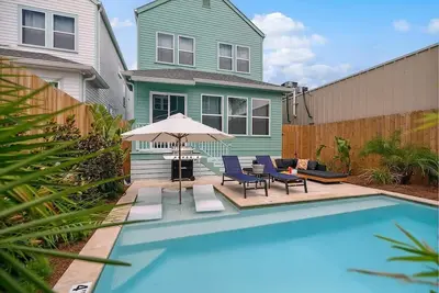 Image de Artsy & Tropical Oasis near Fq ~ Heated Pool ~ Pkg