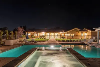 Image de 15% Off Mar - Family House W\/Pool, Spa & 2 Casitas!