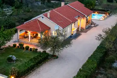 Image de Superbe maison à Stankovci avec WiFi