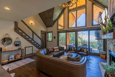 Image de Birds Eye View at Eagles Nest - hot tub, fire pit