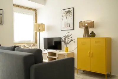 Image de Appartement au bord de la rivière dans la baie de Seixal. 4 personnes. Vélos sont disponibles.