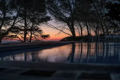 Image de Villa with pool in the park, only 100 meters from the sea