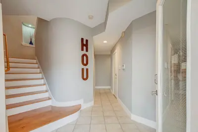 Image de Medical Center Nrg Fall Special No Cleaning Fee