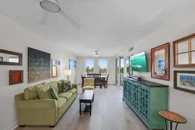Image de Relax, Renew Refresh! Newly Renovated! 1 Free Beach Chair Set Up Each Day Of You
