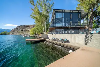 Image de Premier home, Waterfront, Views, Hot Tub, Dogs Ok