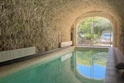Image de Appartement avec accès piscine et jardin dans hôtel particulier