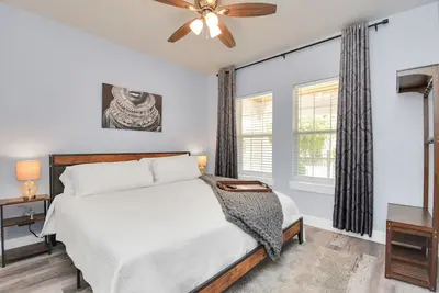 Image de 2 Br Cottage Midtown Downtown Eado