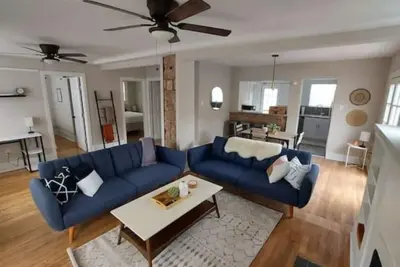 Image de Nob Hill/Unm ~ Luxury Remodeled House w/ King Bed